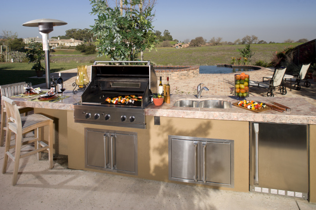 Outdoors Kitchens Provide Excellent Outdoor Entertaining Possibilities